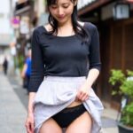 【490枚】街中を歩いている女性のパンティを路地裏で撮影